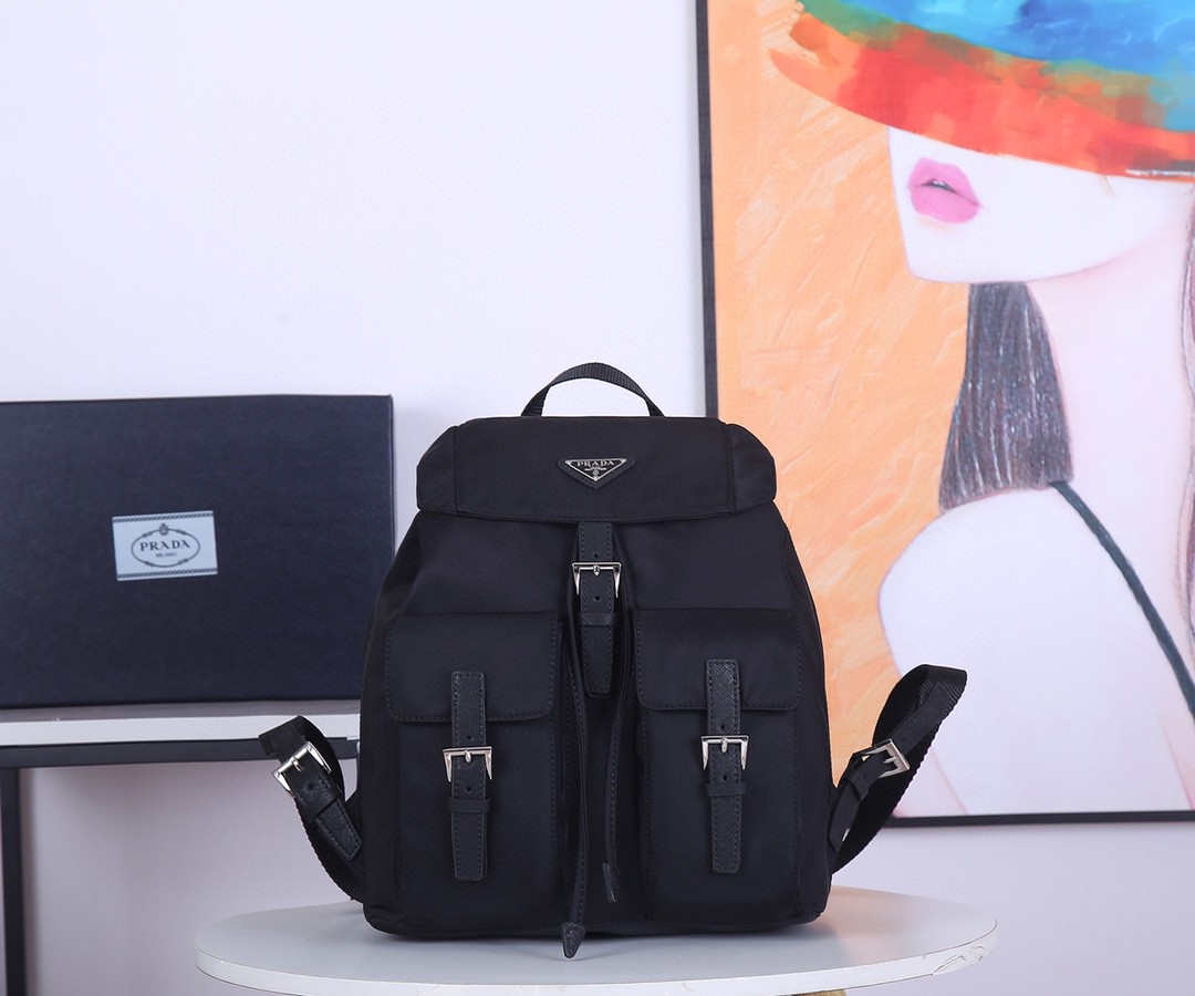 PRADA プラダ 新作ナイロン 後背包 リュック
