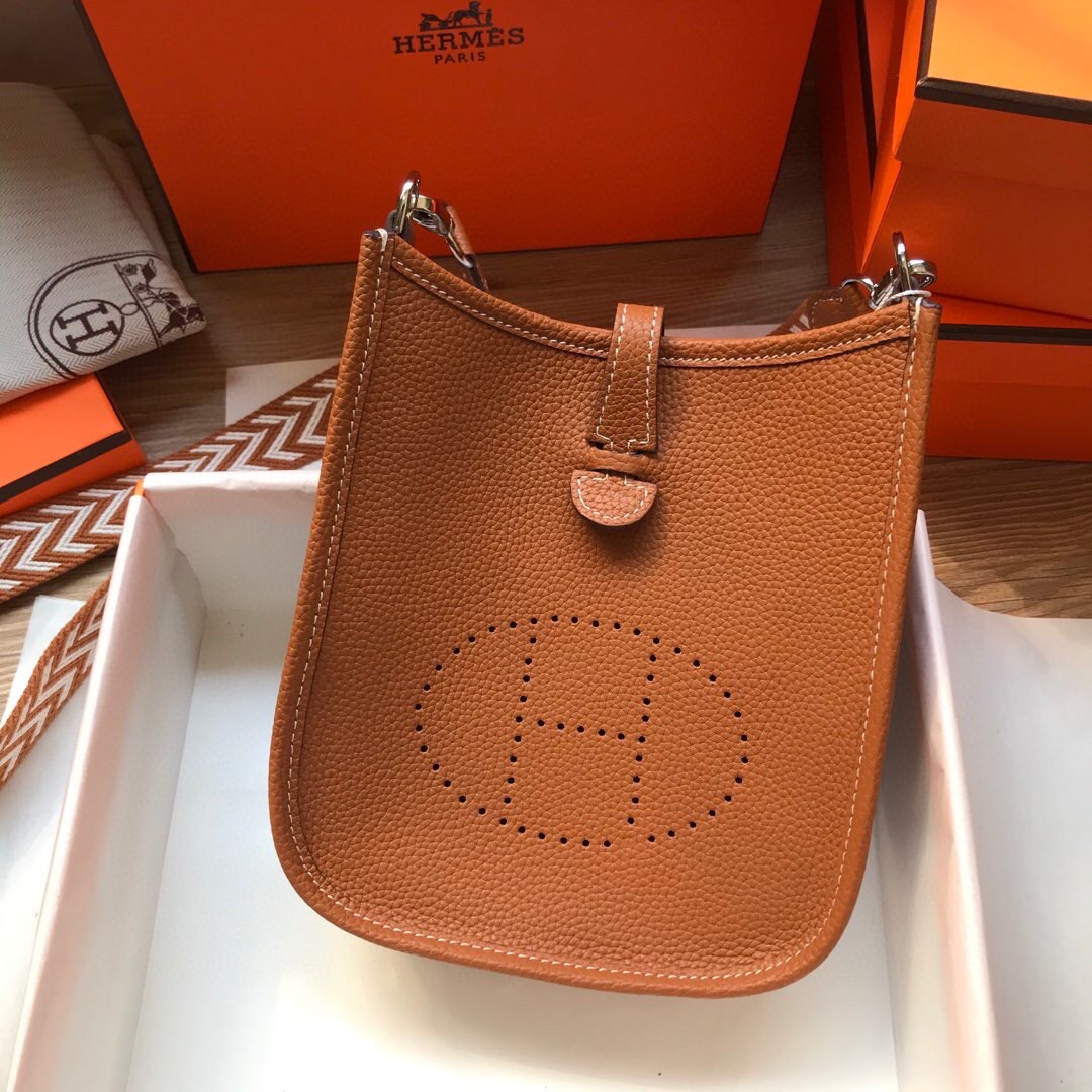 新作 HERMES(エルメス) エヴリン17 ショルダーバッグ