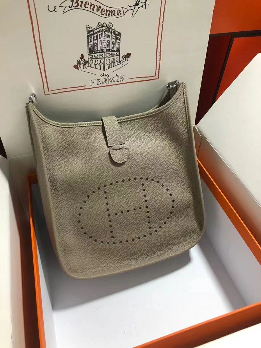 新作 HERMES(エルメス) エヴリン28 ショルダーバッグ