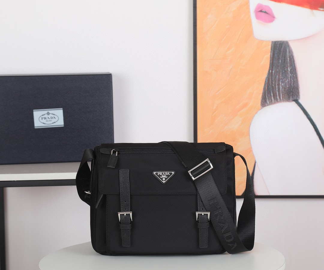 PRADA プラダ 新作ナイロン ショルダーバッグ