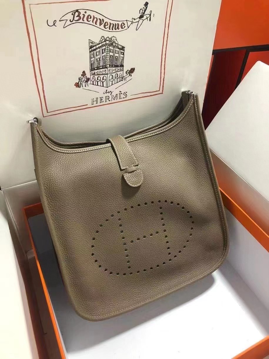 新作 HERMES(エルメス) エヴリン28 ショルダーバッグ