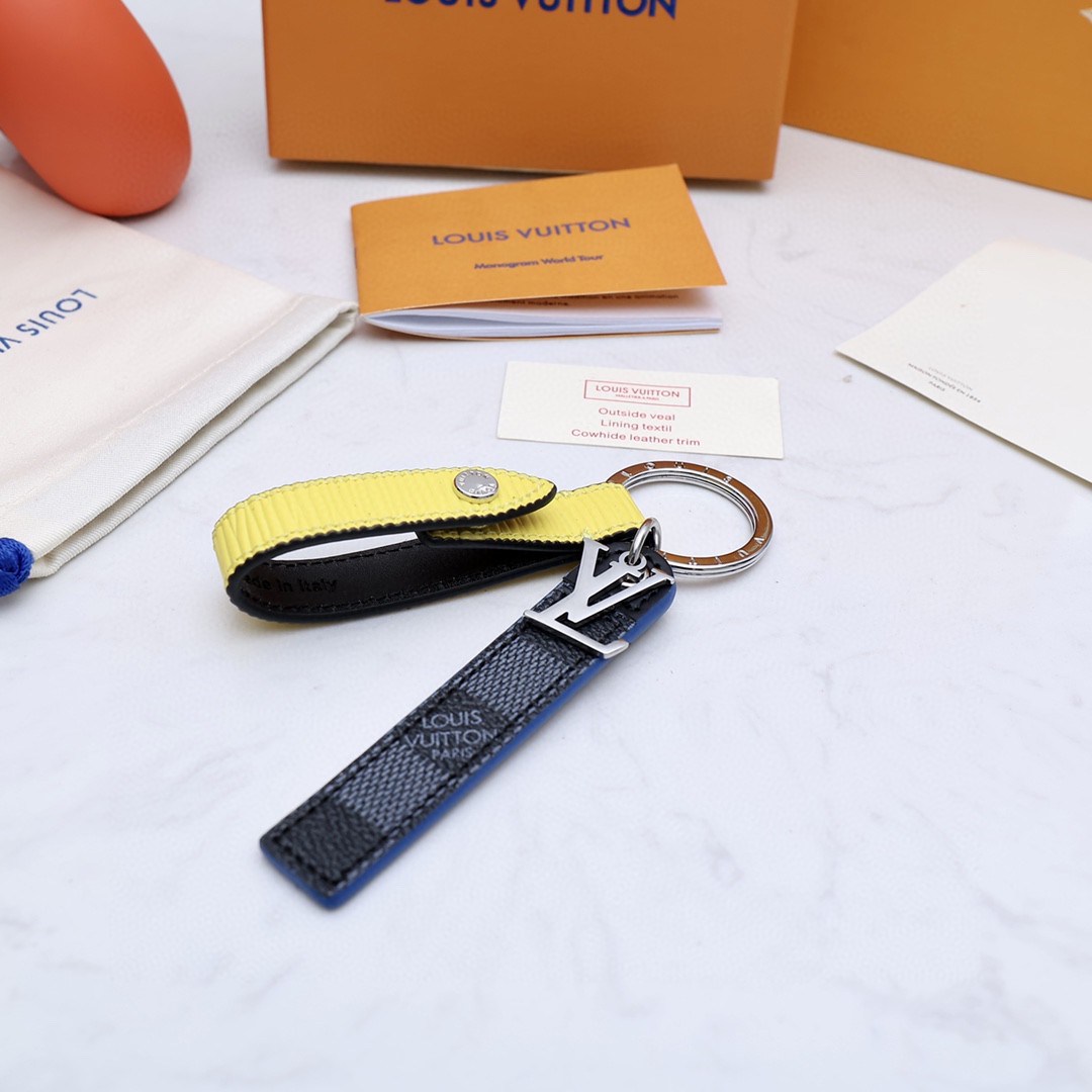 LOUIS VUITTON ルイヴィトン テ キーリング 小物
