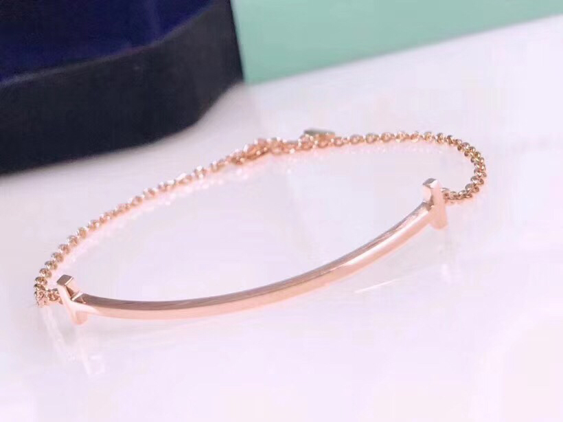 Tiffany& Co（ティファニ) レスレット カフブレス 今季の新作