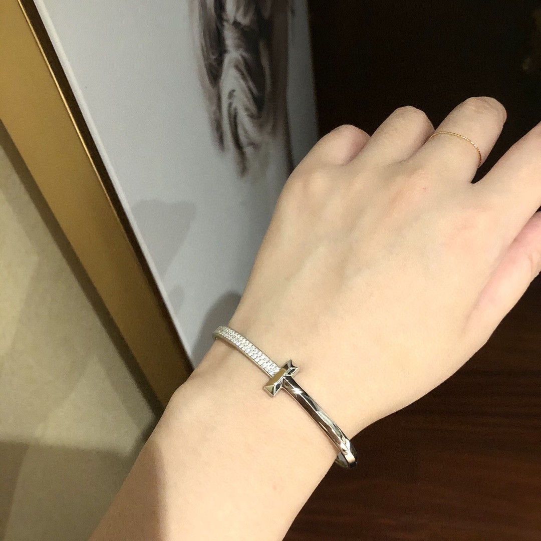 Tiffany& Co(ティファニ) レスレット カフブレス 今季の新作