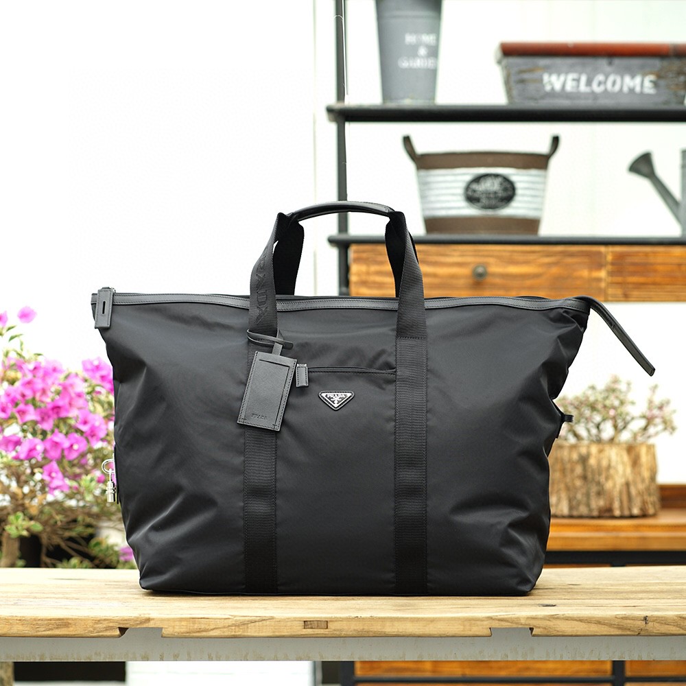 PRADA プラダ 新作ナイロン トラベルバッグ