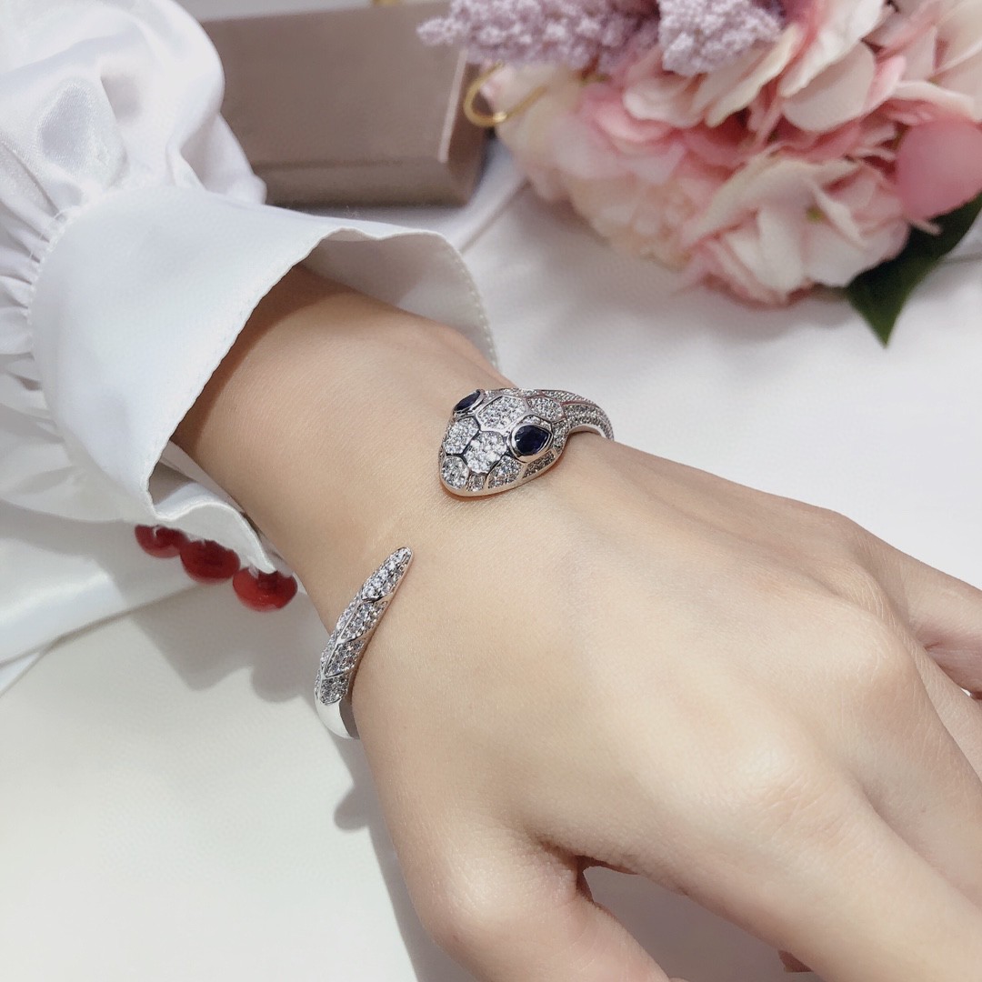 BVLGARI ブルガリ 今季の新作 ブレスレット.カフブレス