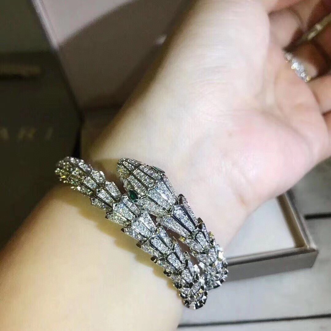 BVLGARI ブルガリ 今季の新作 ブレスレット.カフブレス