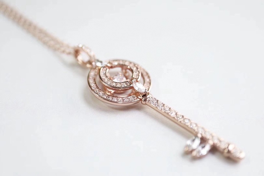 Swarovski スワロフスキー 超美品 ネックレス ペンダント