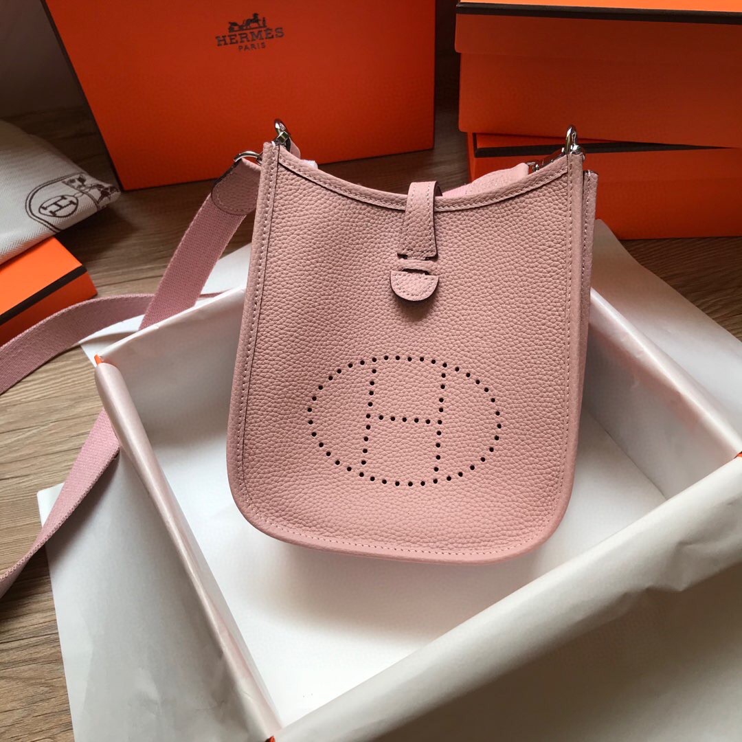 新作 HERMES(エルメス) エヴリン17 ショルダーバッグ