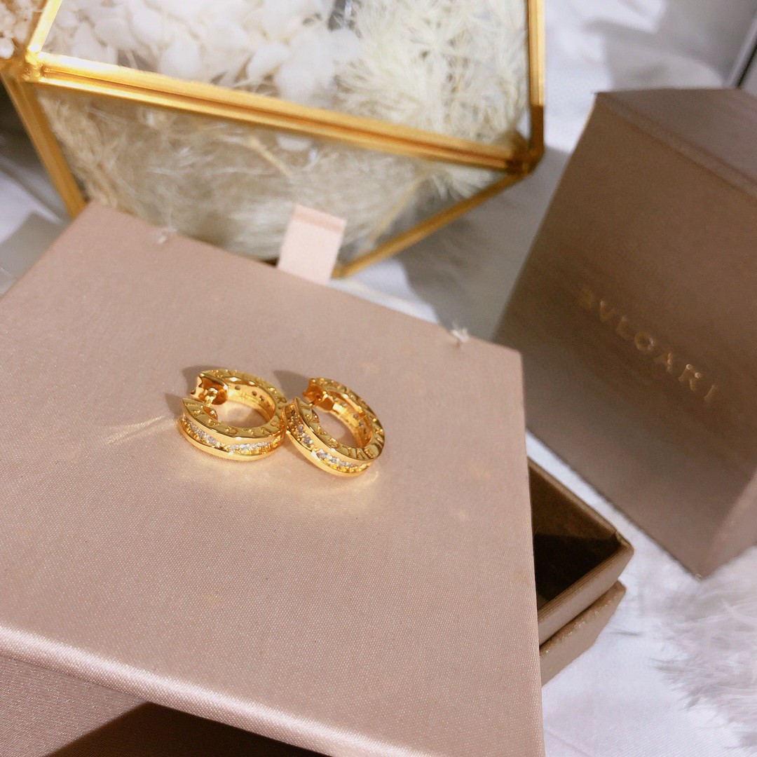 今季の新作 BVLGARI ブルガリ ピアス イアリング