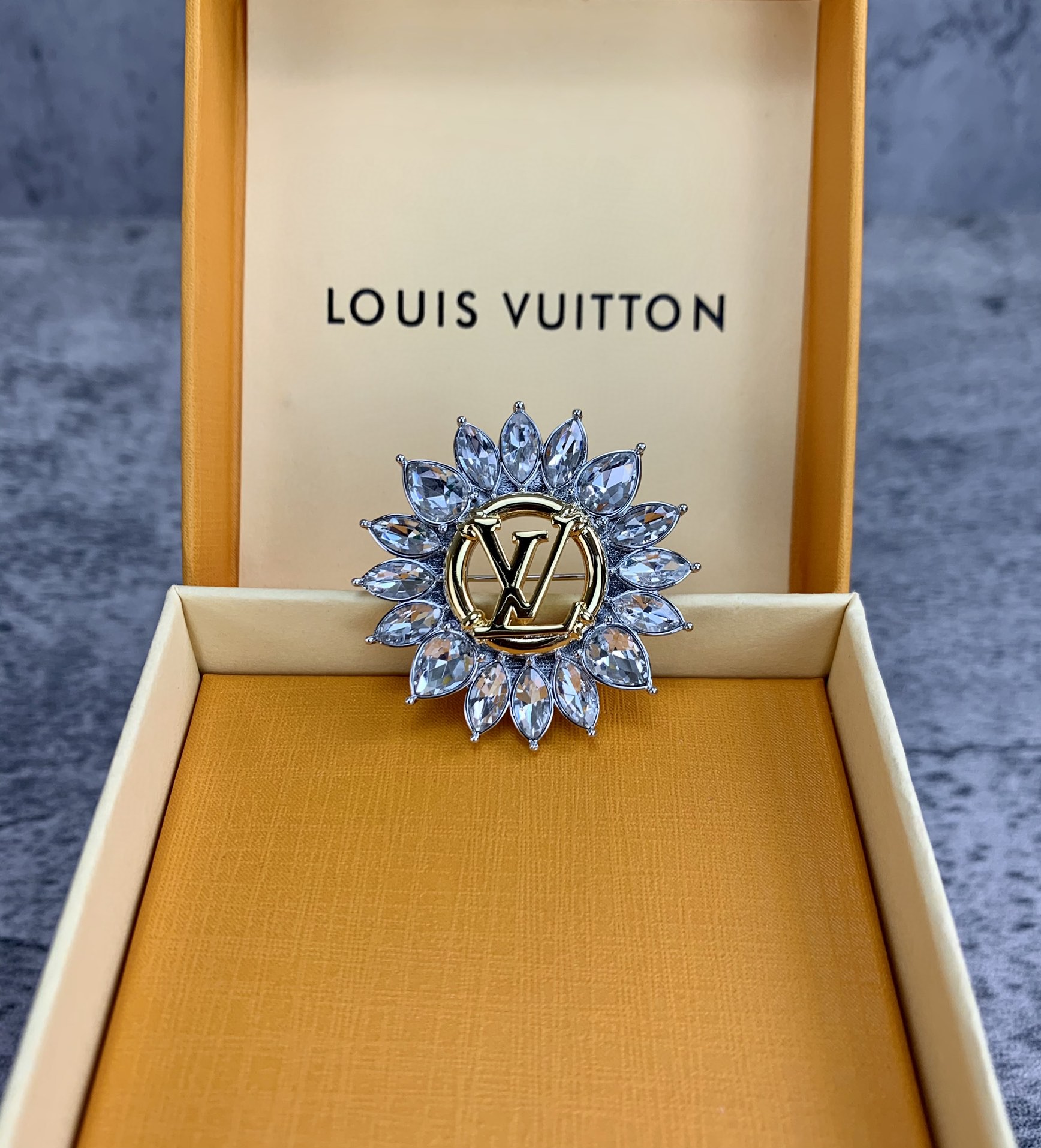 LV ルイヴィトン 今季の新作 ココマークブローチ