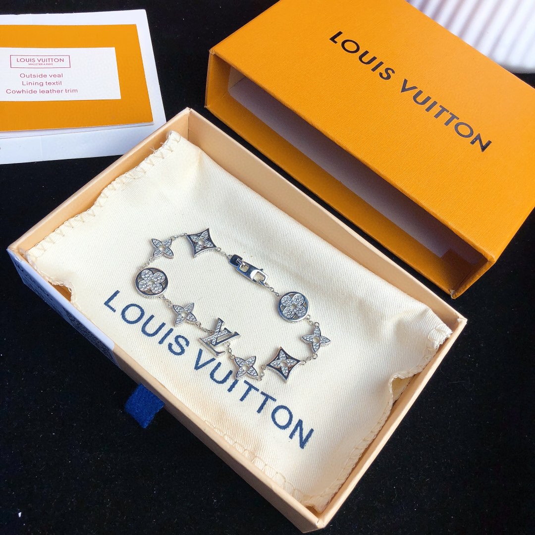 LV ルイヴィトン 今季の新作 ブレスレット.カフブレス