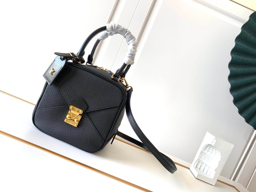 ルイヴィトン LVトリヨンレザー ハンドバッグ 美品 スクエアバッグ