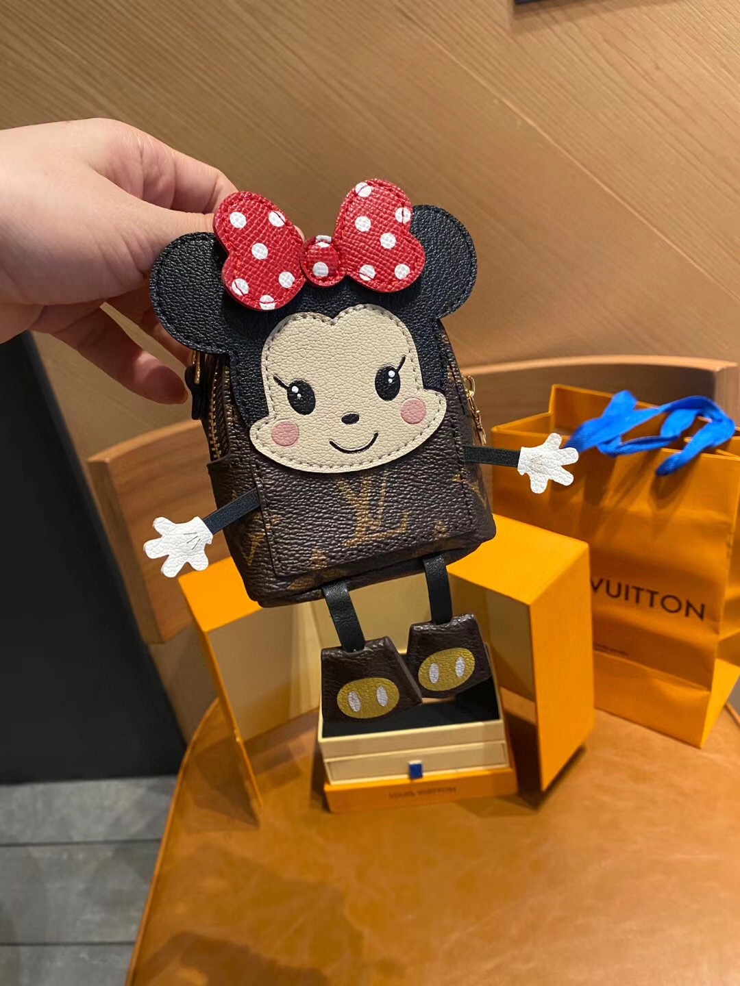 ルイヴィトン ストラップ バッグ 小物 キーケース