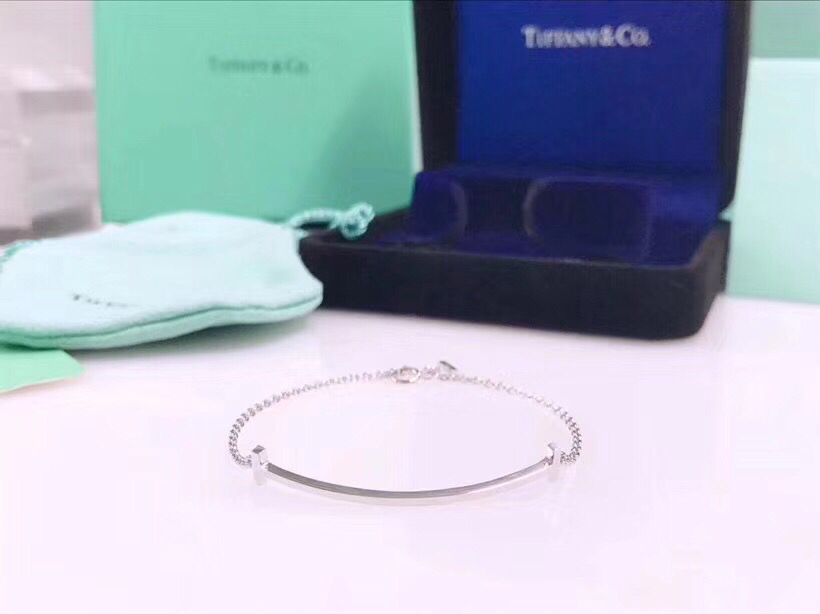 Tiffany& Co（ティファニ) レスレット カフブレス 今季の新作