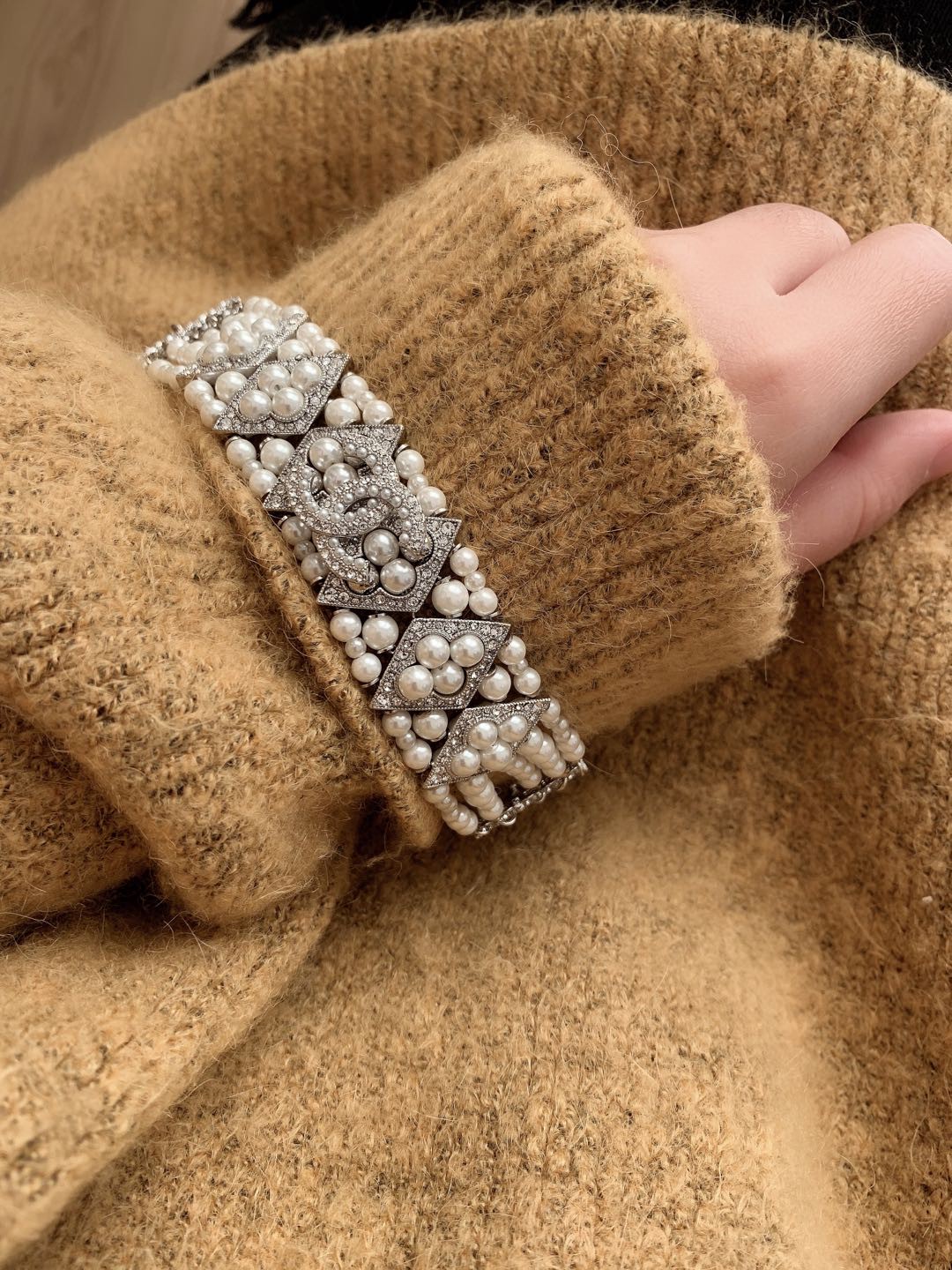 今季の新作 CHANEL シャネル レスレット カフブレス