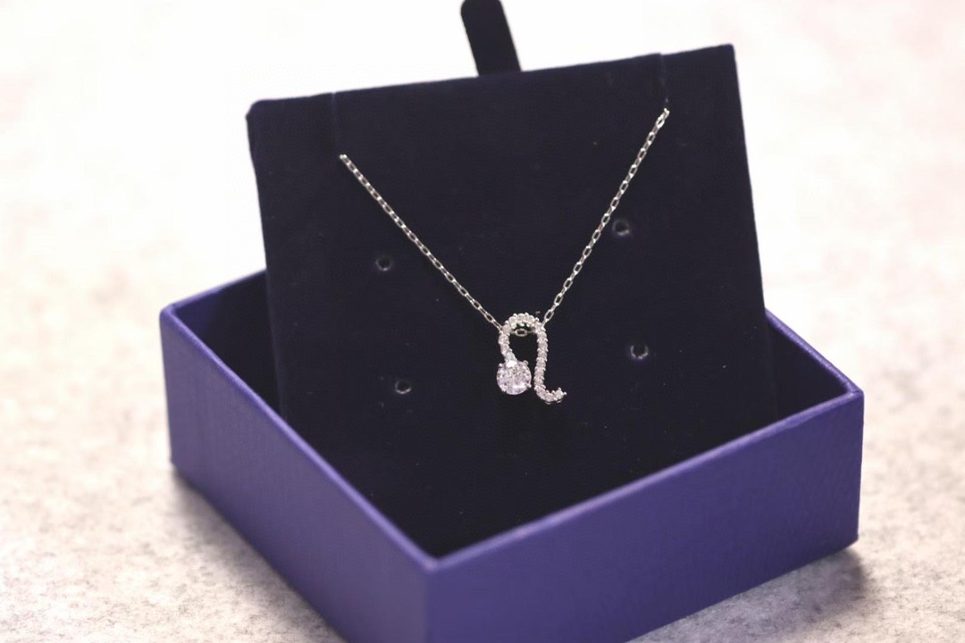 Swarovski スワロフスキー 超美品 ネックレス ペンダント