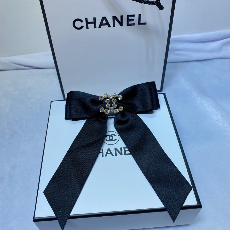 夏の新作 CHANEL (シャネル) 髪飾り/ヘアピン 小物
