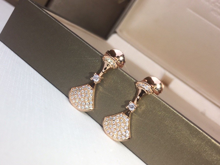 今季の新作 BVLGARI ブルガリ ピアス イアリング