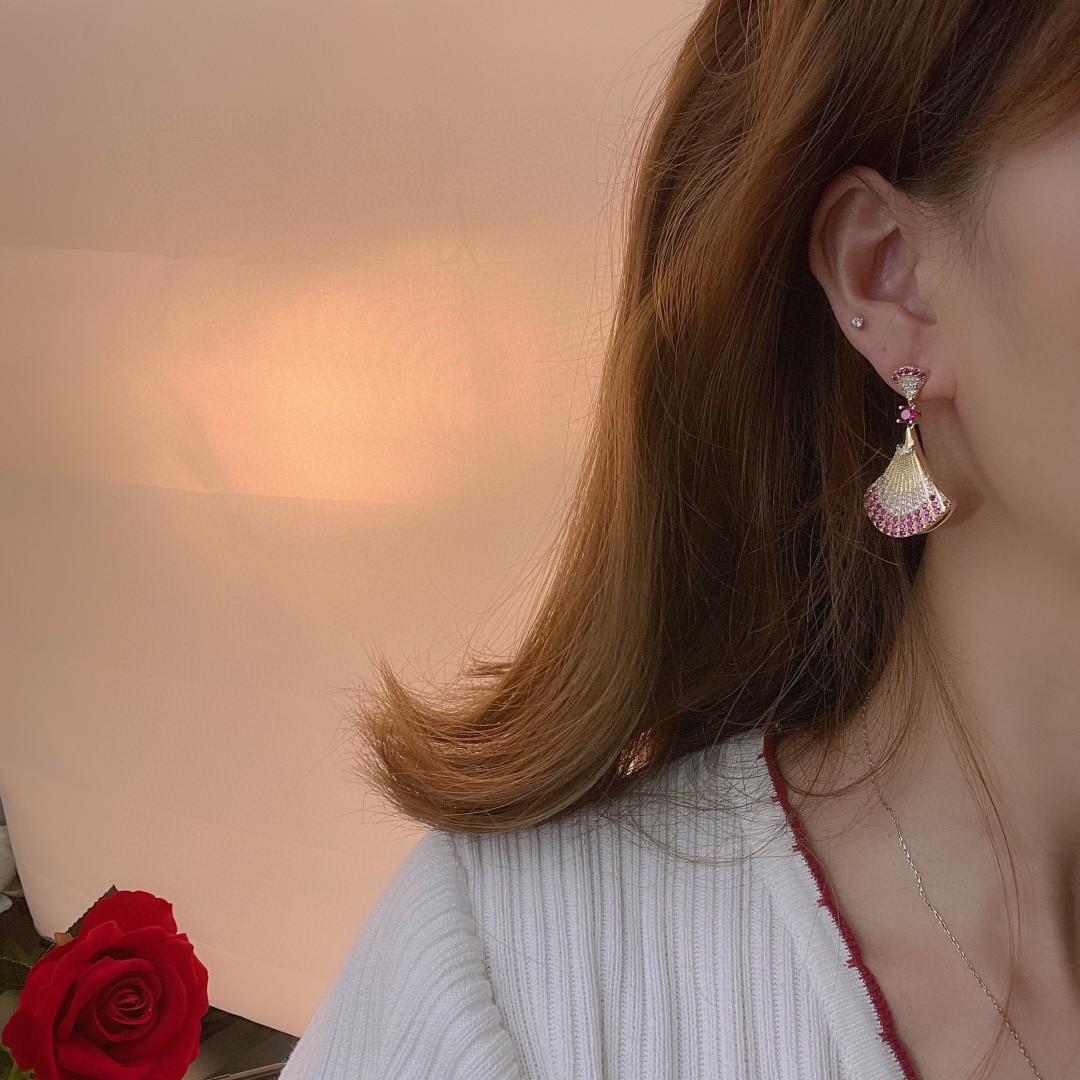 今季の新作 BVLGARI ブルガリ ピアス イアリング