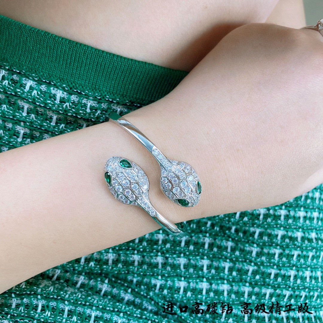 BVLGARI ブルガリ 今季の新作 ブレスレット.カフブレス