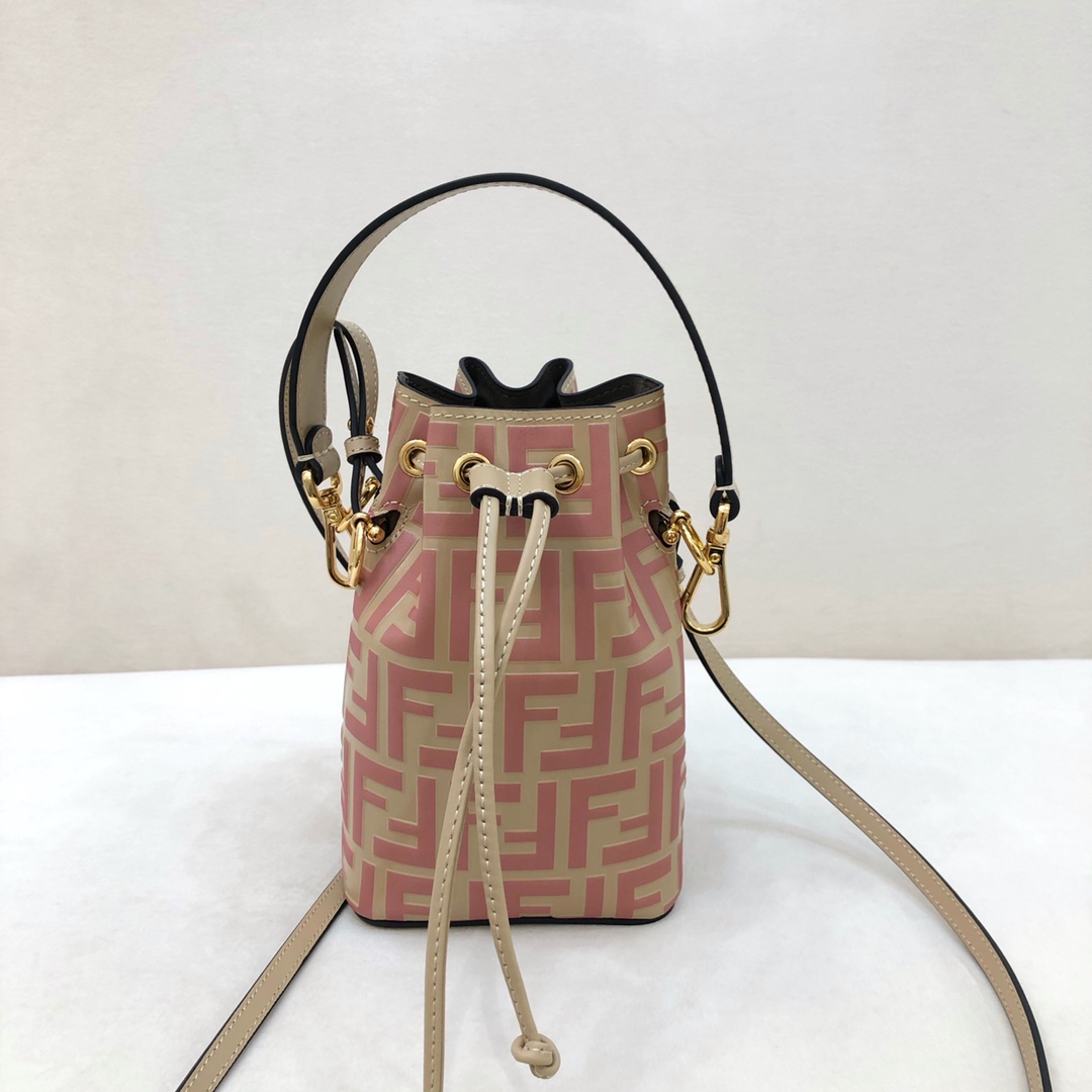 Super品 FENDI/フェンディ バッグ 鞄 カバン 大人気