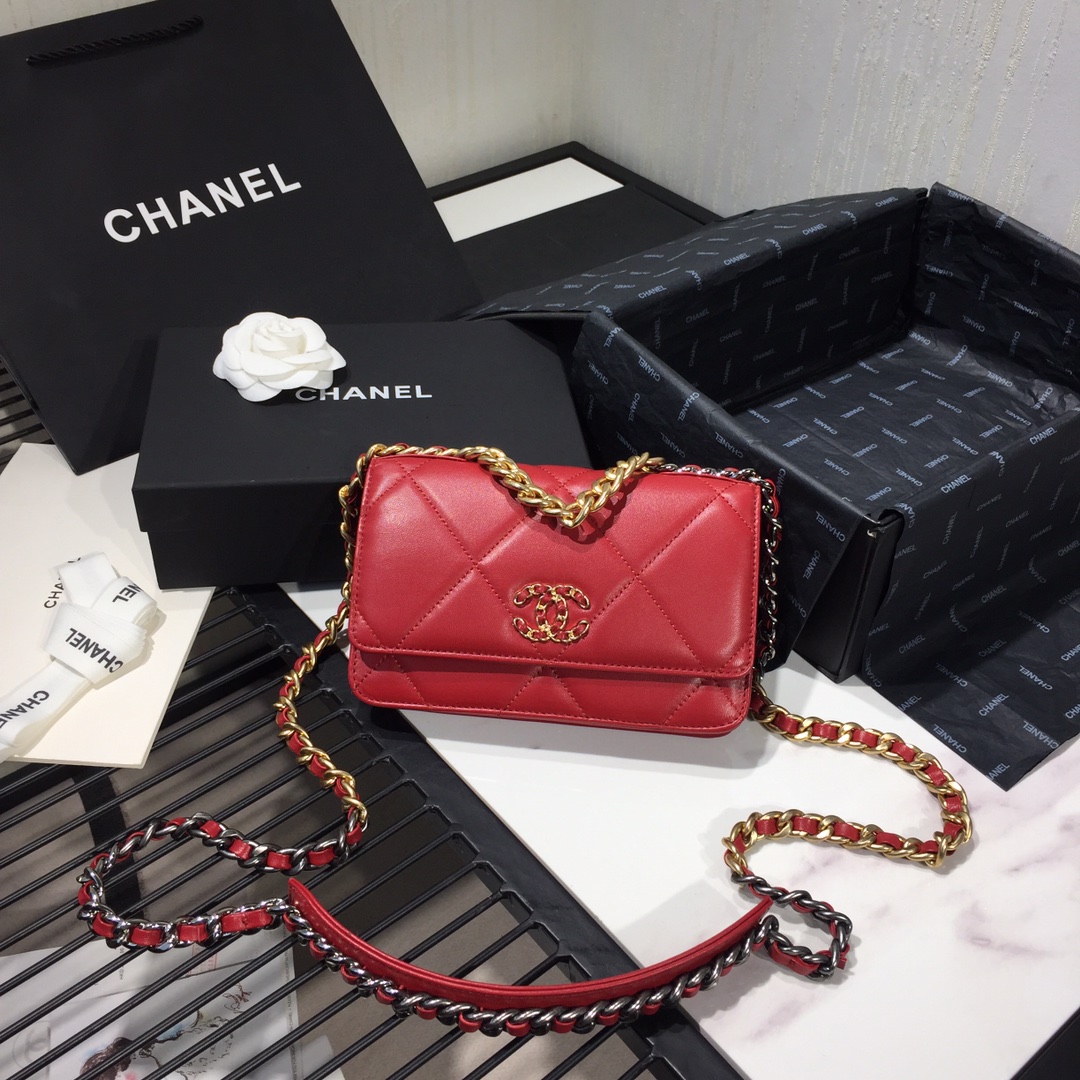 CHANELシャネル チェーショルダーバッグ 斜め掛け 長財布
