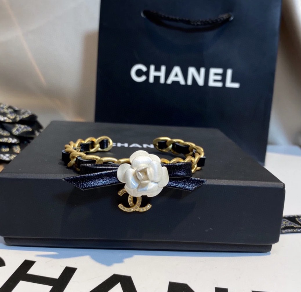 今季の新作 CHANEL(シャネル) レスレット カフブレス