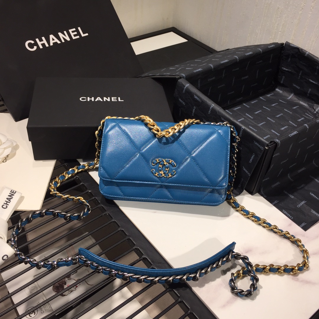 CHANELシャネル チェーショルダーバッグ 斜め掛け 長財布