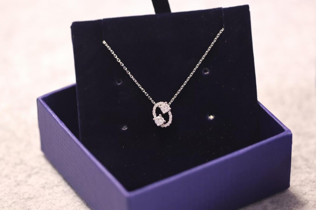 Swarovski スワロフスキー 超美品 ネックレス ペンダント
