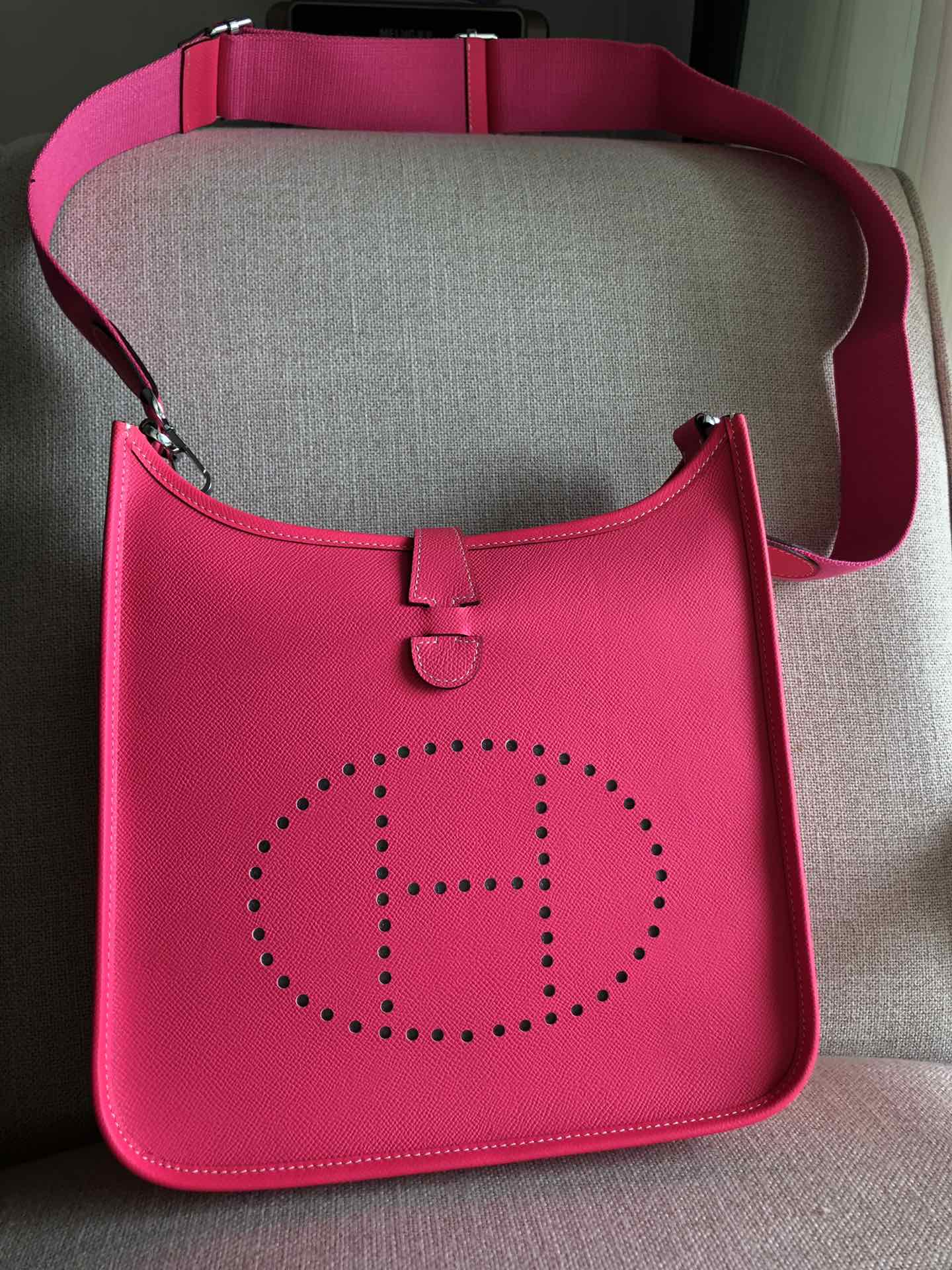 エルメス HERMES エヴリンPM Evelyne 斜め掛け ヴォーエプソン TD2001P-Ev