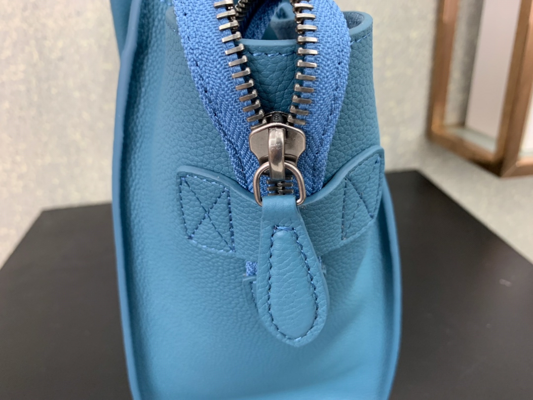 セリーヌ(CELINE)特N品 中号 ファントム トートバッグ