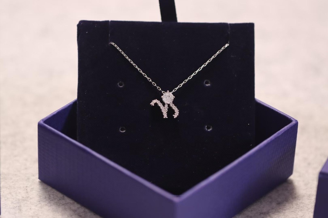 Swarovski スワロフスキー 超美品 ネックレス ペンダント