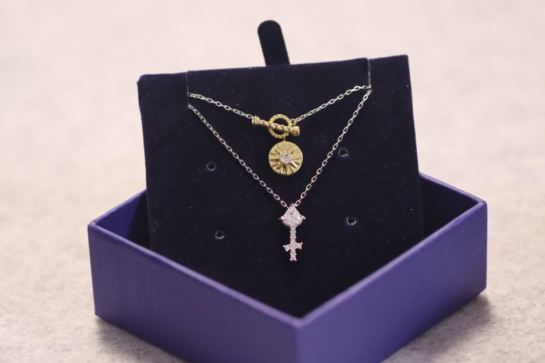 Swarovski スワロフスキー 超美品 ネックレス ペンダント