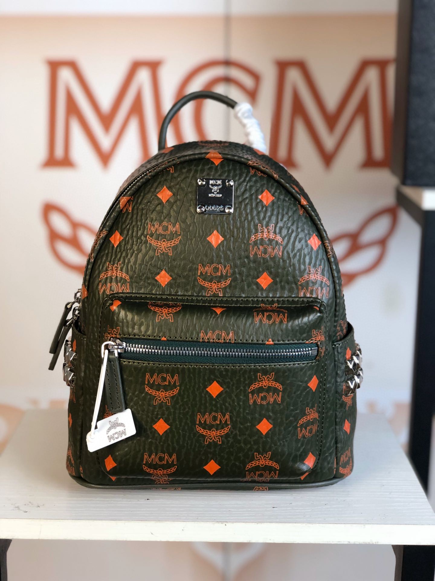 新品 エムシーエム ハンドバッグ/小サイズ後背包 リュック