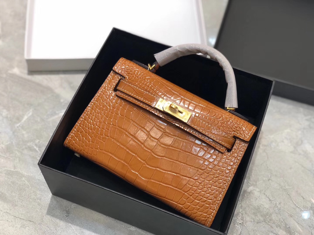 エルメス HERMES MINIケリー22 外縫い キャビアスキン DZ2001P320