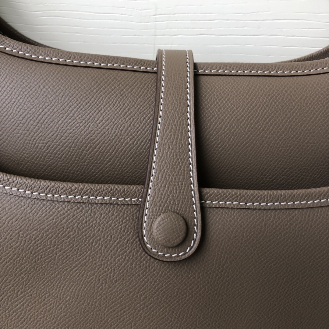 エルメス HERMES エヴリンPM Evelyne 斜め掛け ヴォーエプソン TD2001P-Ev