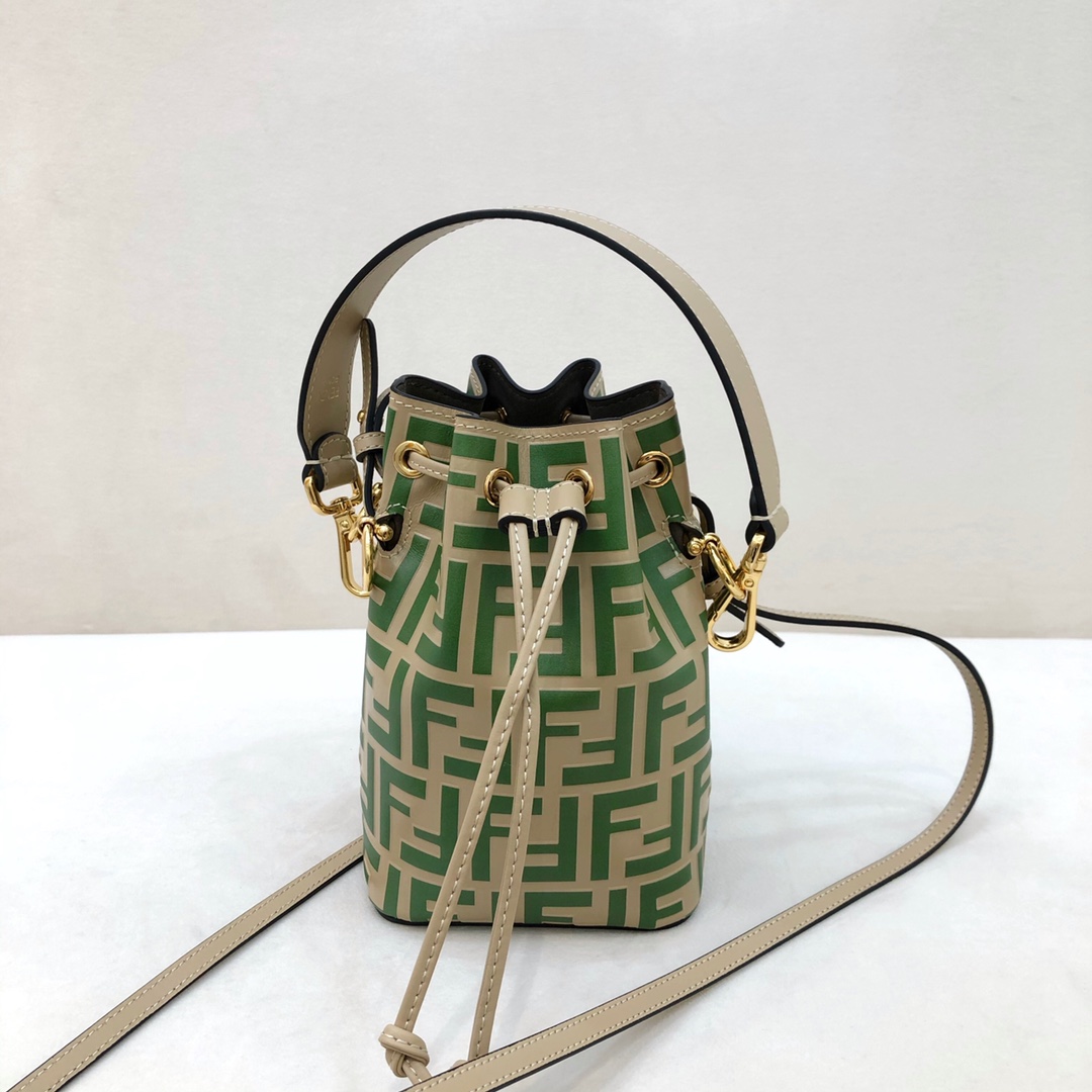Super品 FENDI/フェンディ バッグ 鞄 カバン 大人気