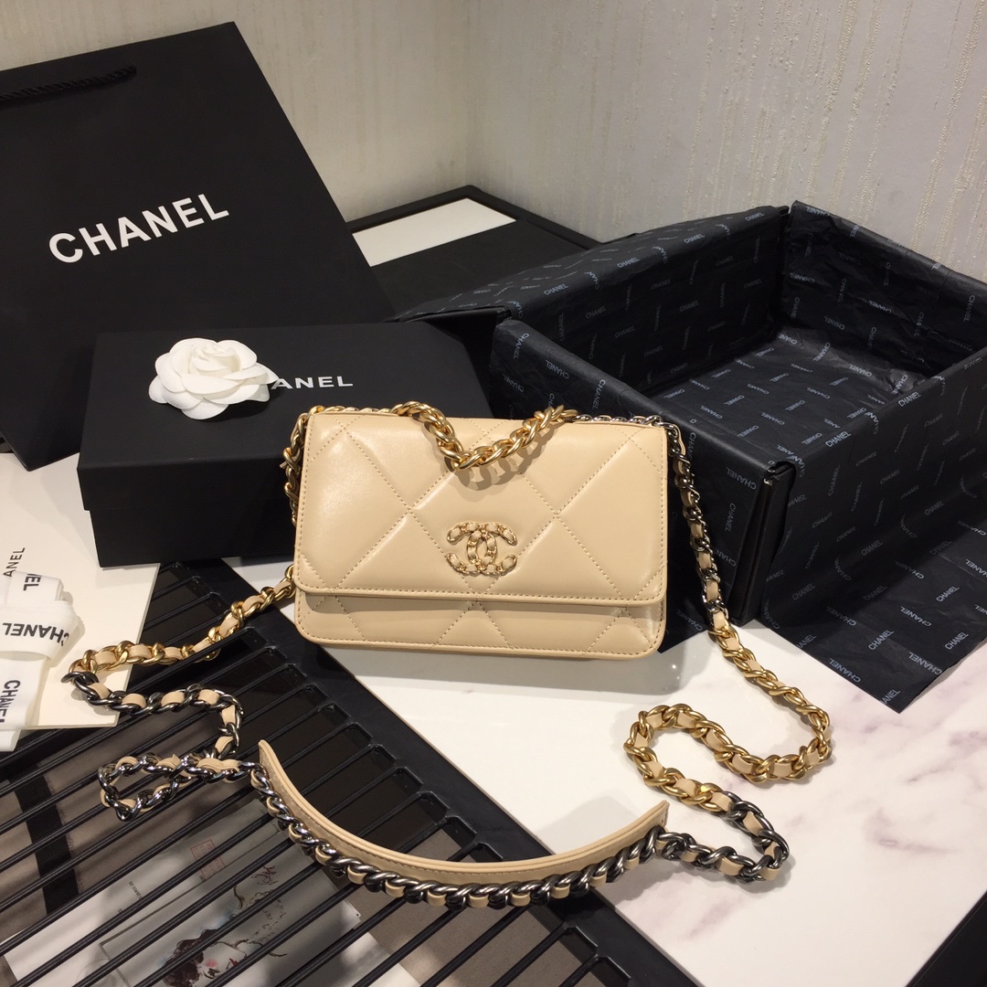 CHANELシャネル チェーショルダーバッグ 斜め掛け 長財布