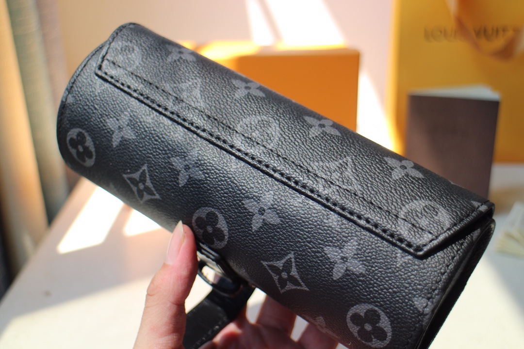 LOUIS VUITTON ルイヴィトン 新作 ウォッチケース 腕時計のケース