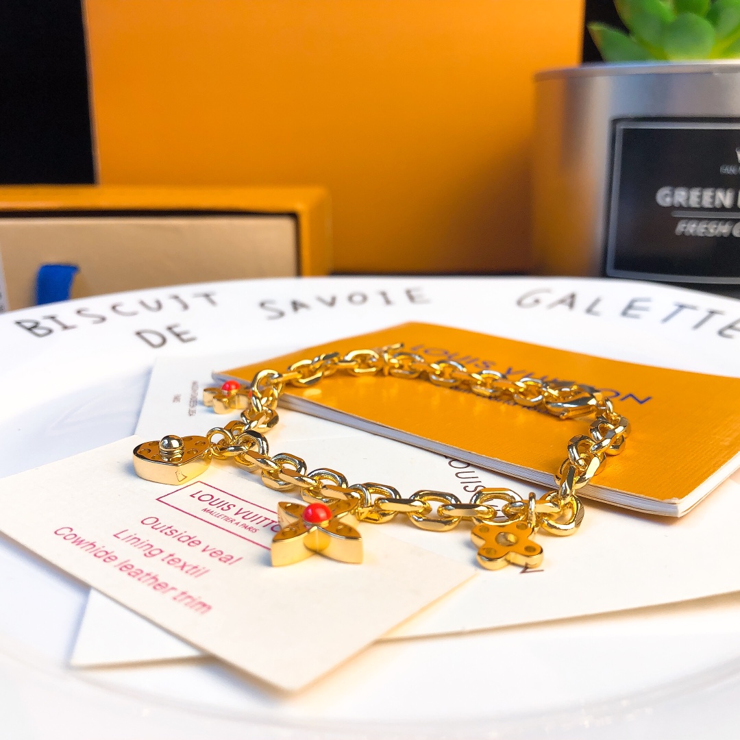 LOUIS VUITTON ルイヴィトン ☆プレゼントにピッタリ☆ ブレスレット