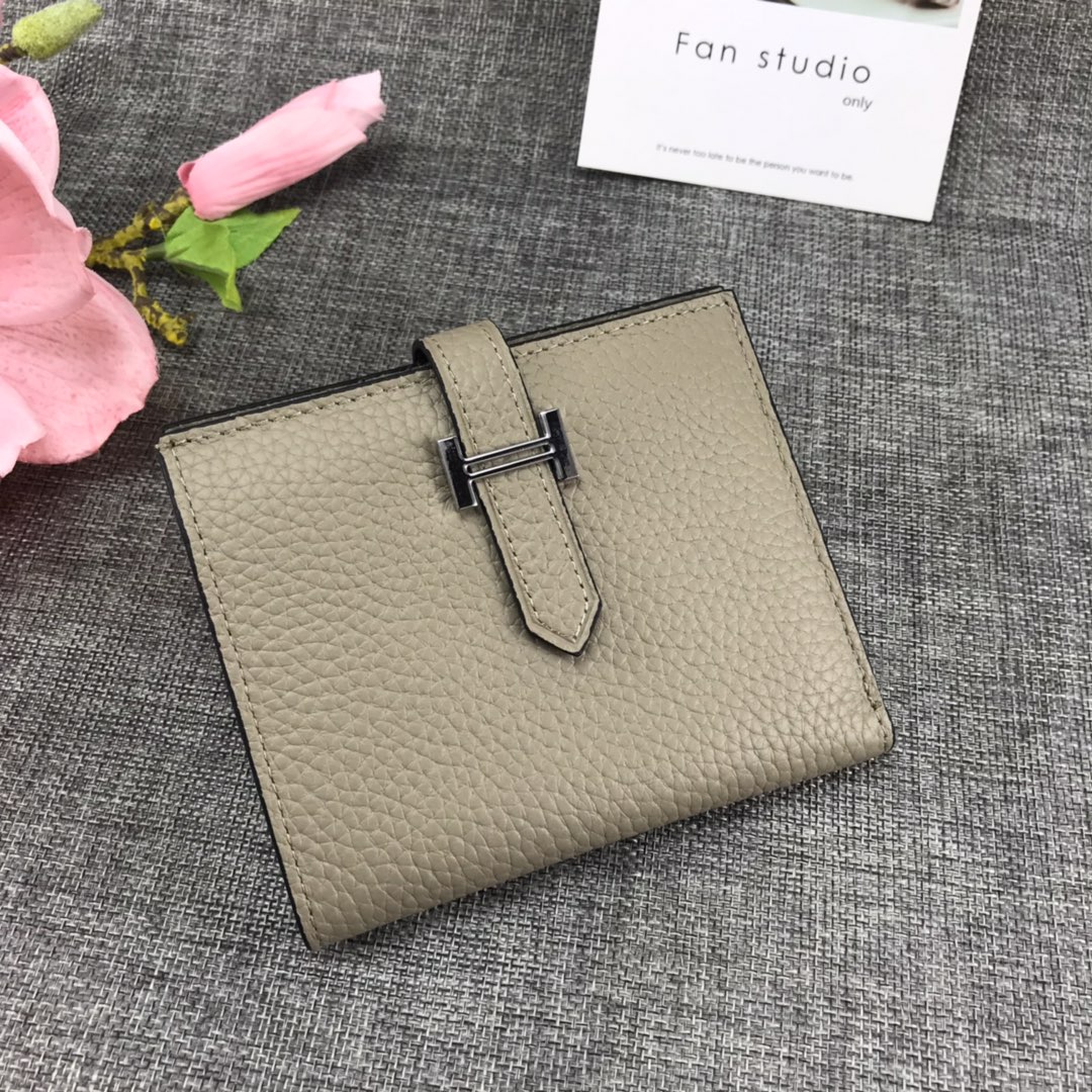 HERMES エルメス 牛革 TOGO 二つ折り財布