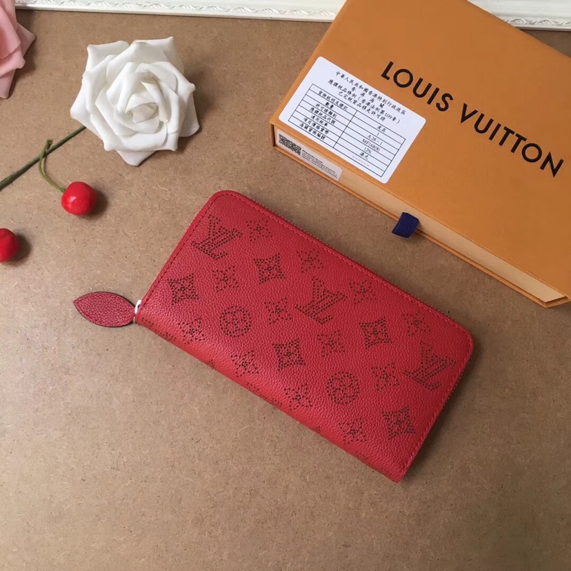 ルイ ヴィトンLOUIS VUITTON 財布 マヒナ ジッピーウォレット