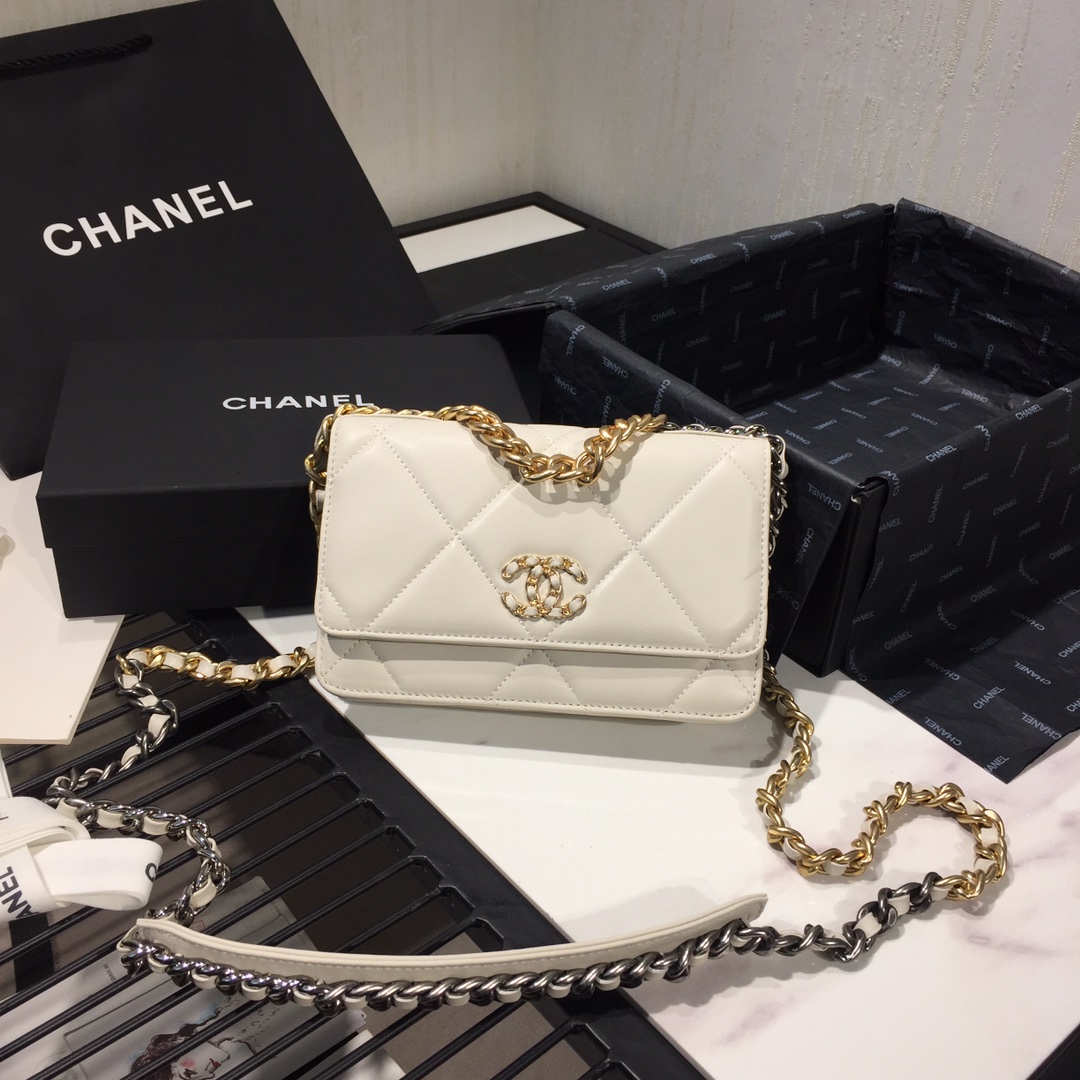 CHANELシャネル チェーショルダーバッグ 斜め掛け 長財布