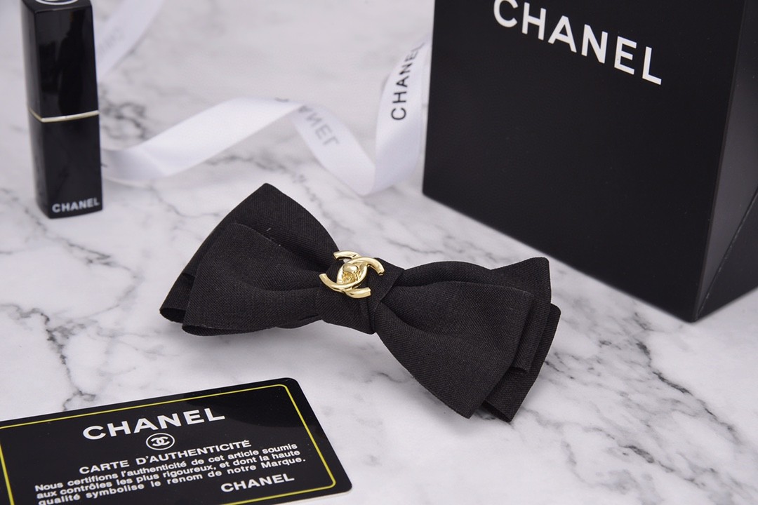 夏の新作 CHANEL (シャネル) 髪飾り/ヘアピン 小物