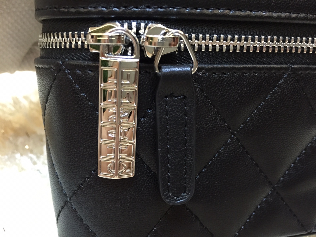 CHANEL(シャネル) コスメポーチ.セカンドバッグ 31107-346