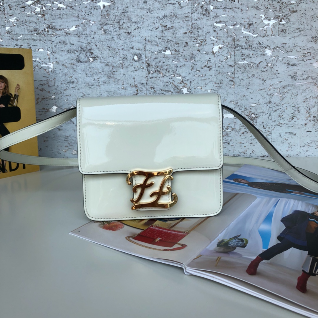 Super品 FENDI/フェンディ バッグ ショルダー ハンド