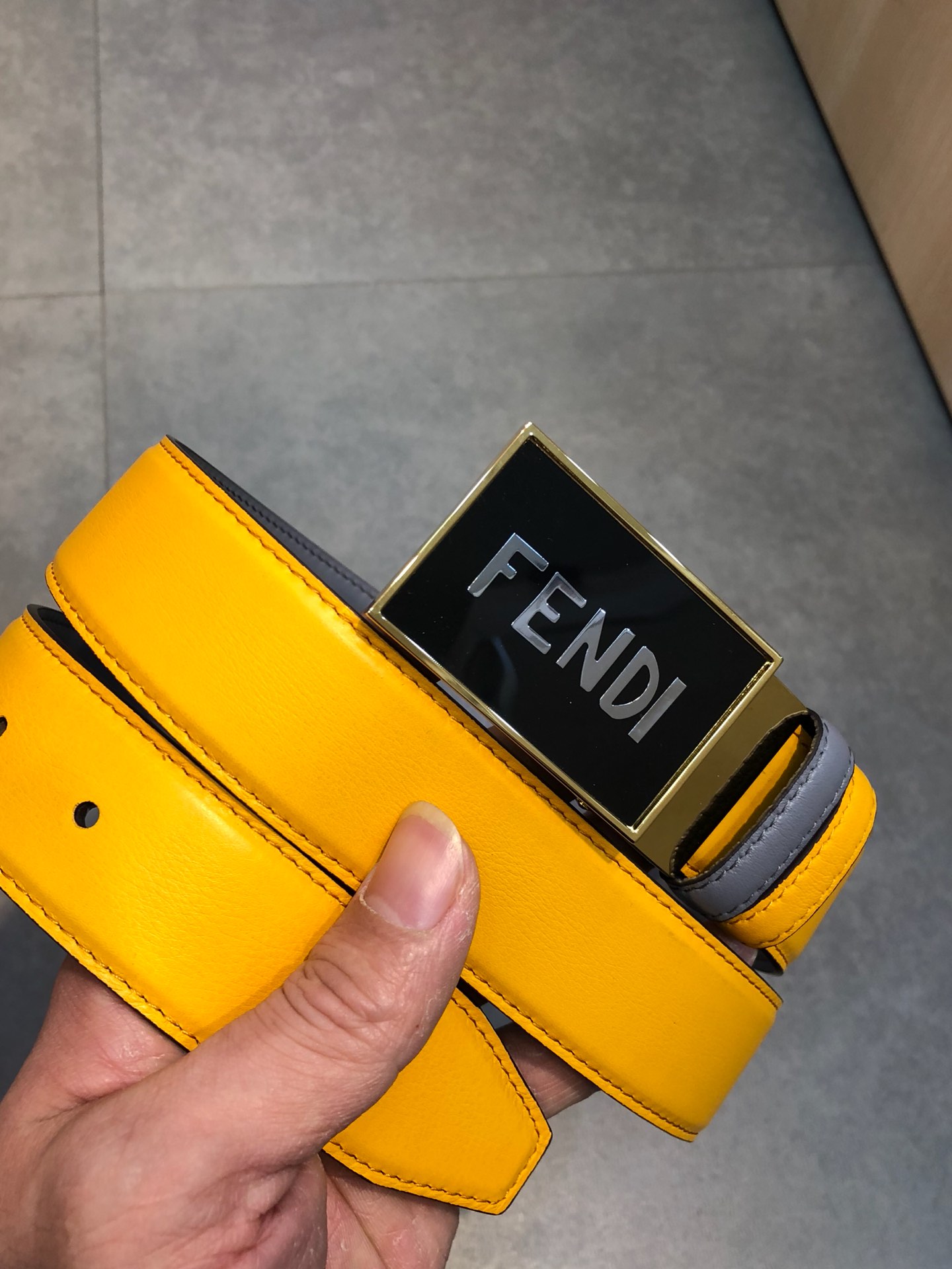 超美品フェンディ 値下受付ベルト サンチュール XFF