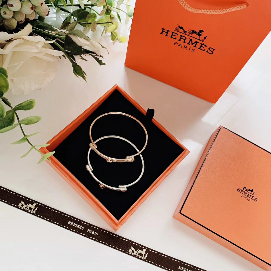 HERMES/エルメス 今季の新作 ブレスレット.カフブレス