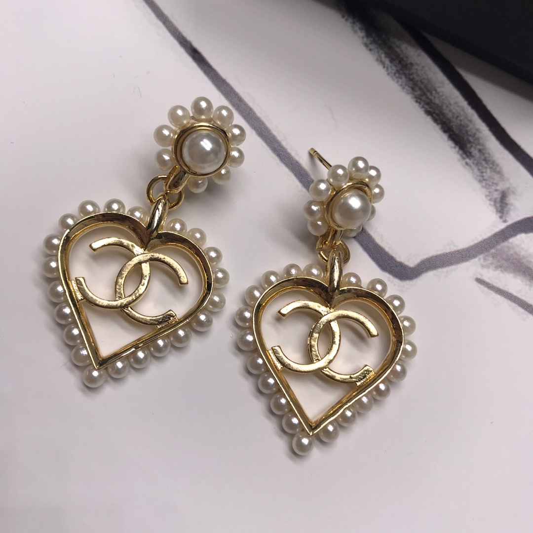 CHANEL(シャネル)人気商品 ピアス イアリング FF